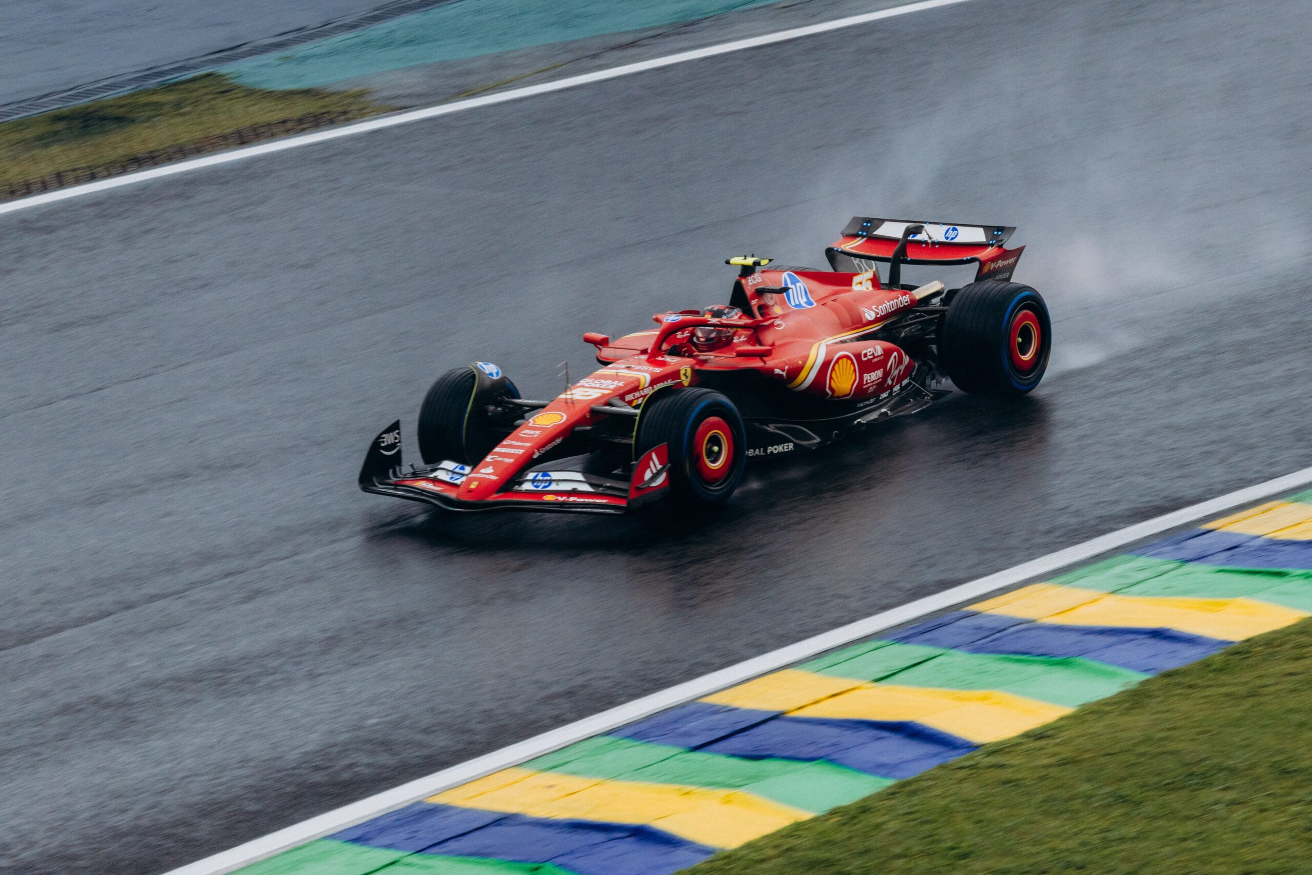 Hamilton chez Ferrari : le transfert du siècle ?