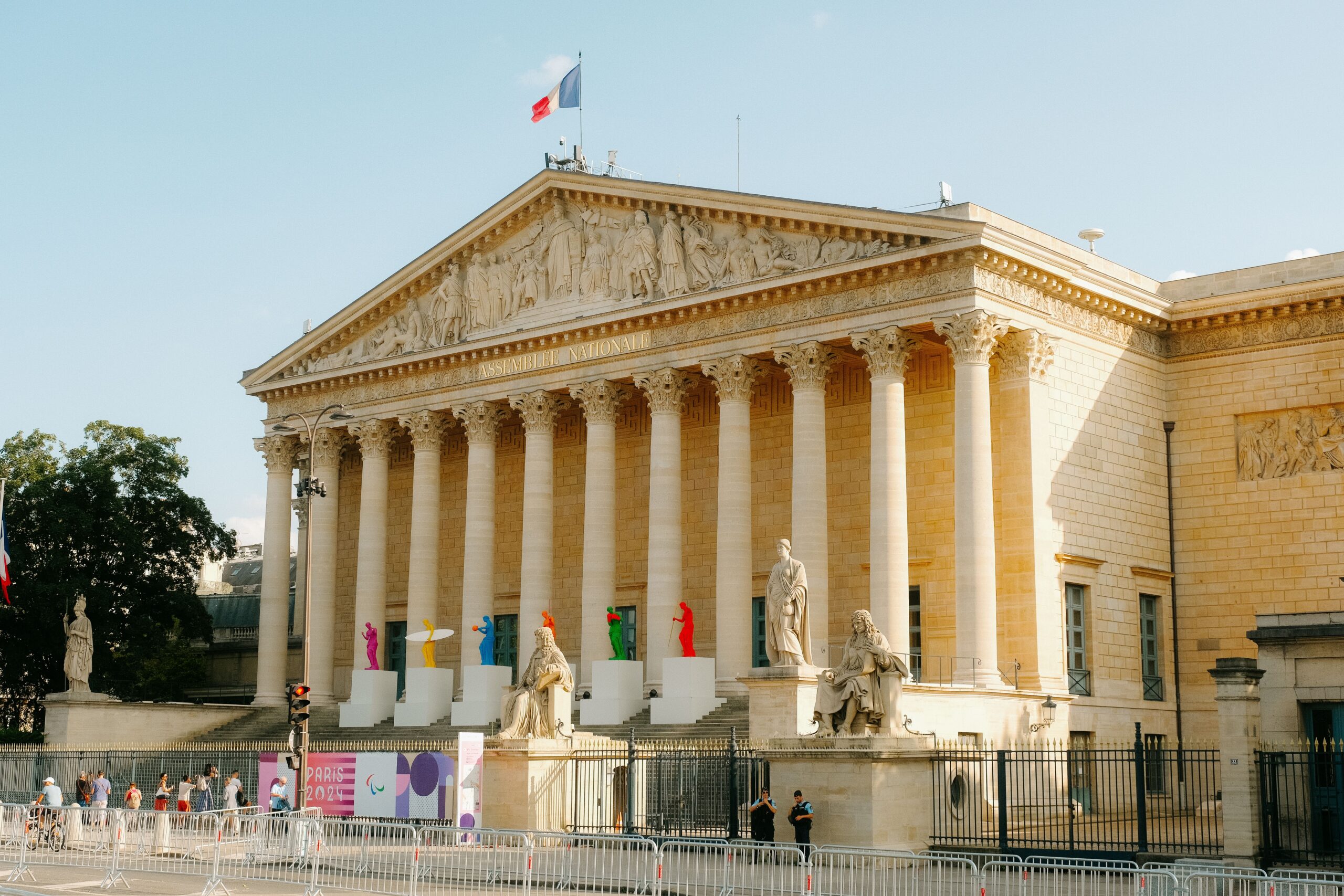 La nomination de Michel Barnier, acte final d’une entente contre nature entre le RN et Macron.