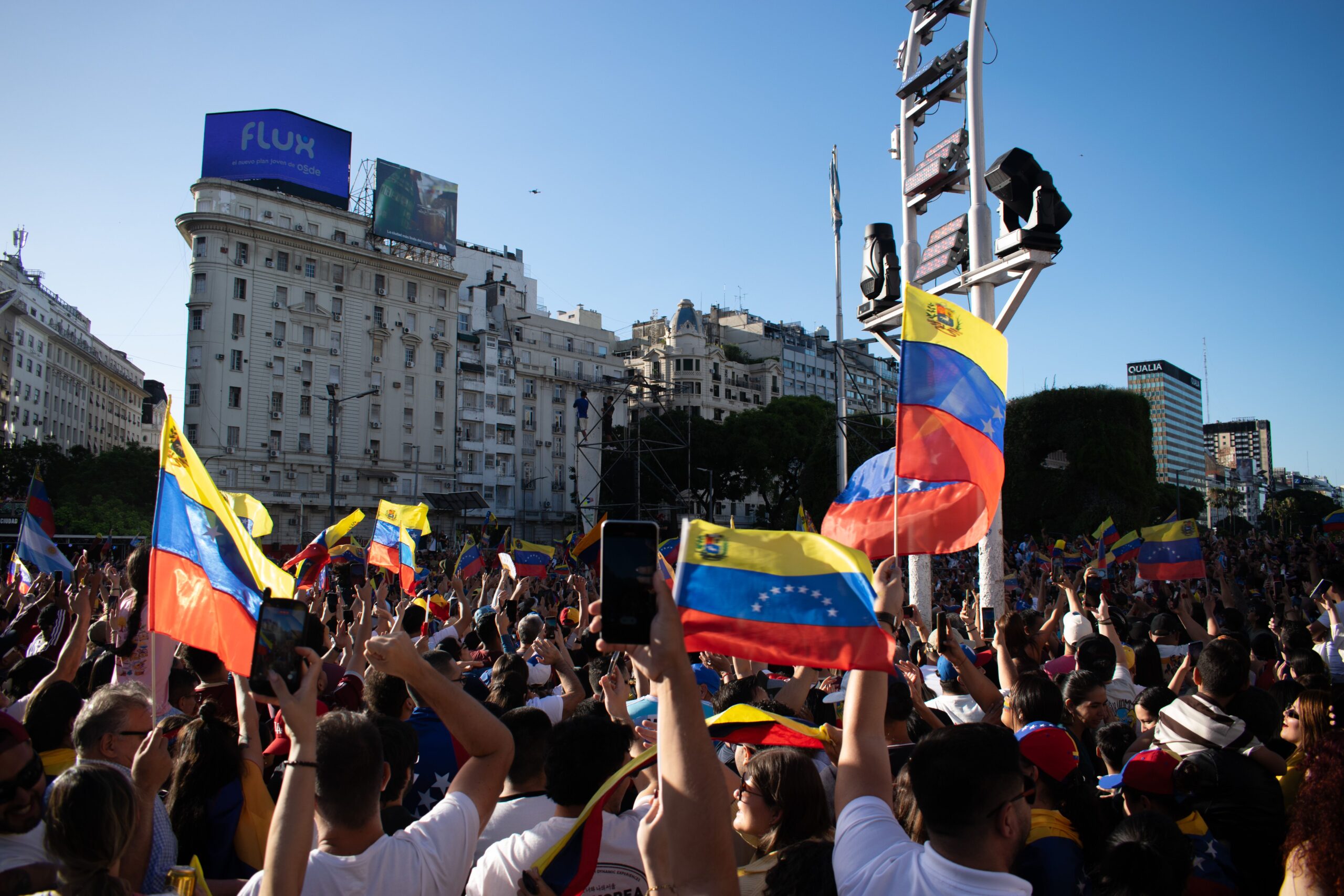 L’élection contestée de Nicolás Maduro isole-t-elle le Venezuela sur la scène internationale ?