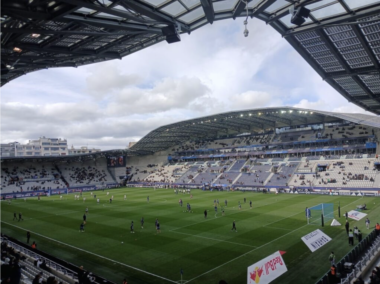 Avec la montée en Ligue 1, le Paris FC reste-t-il un club populaire ?